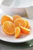 pomeranče na talíři